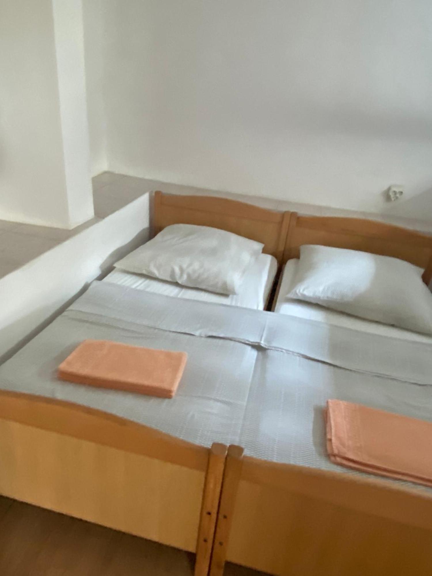 טרוגיר Apartments Simic מראה חיצוני תמונה